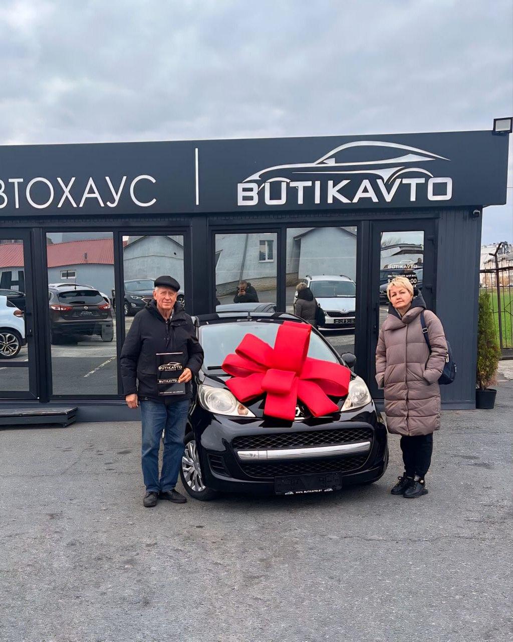 Peugeot 107 I · Рестайлинг , 2010 г., робот, бензин