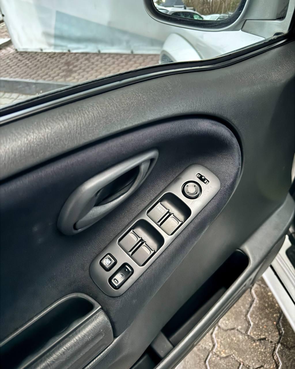 Suzuki Grand Vitara FT · Рестайлинг , 2004 г., автомат, бензин - фото 9