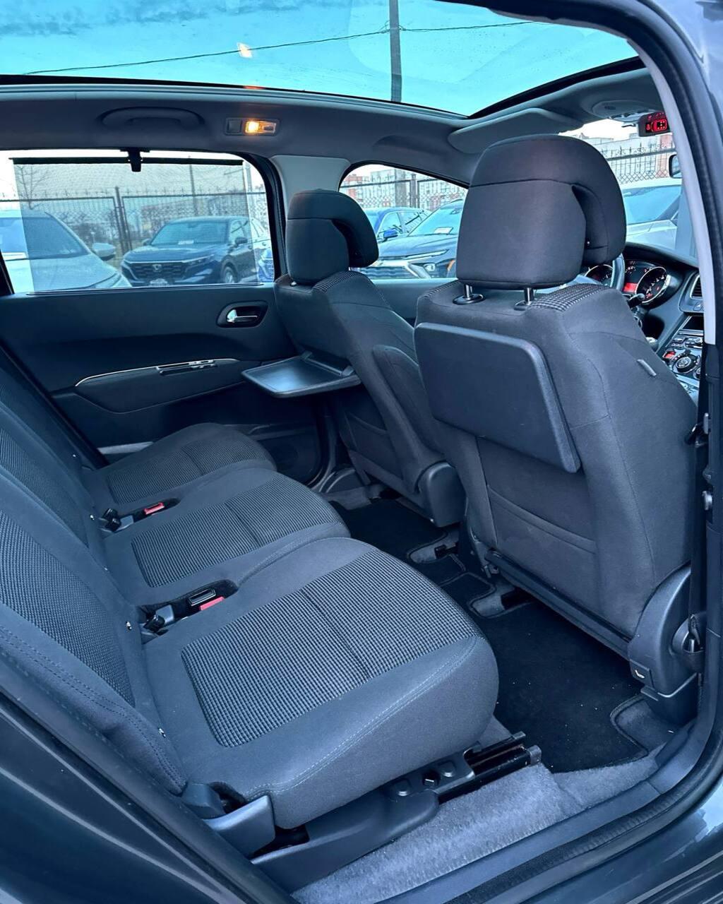 Peugeot 5008 I , 2013 г., механика, дизель - фото 13