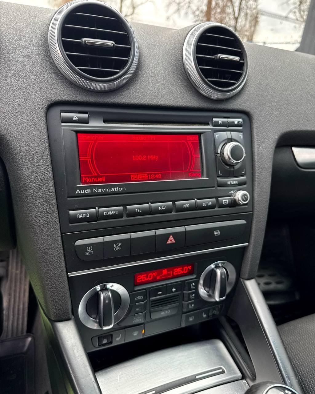 Audi A3 8P 8PA · 2-й рестайлинг , 2008 г., механика, дизель  - фото 14