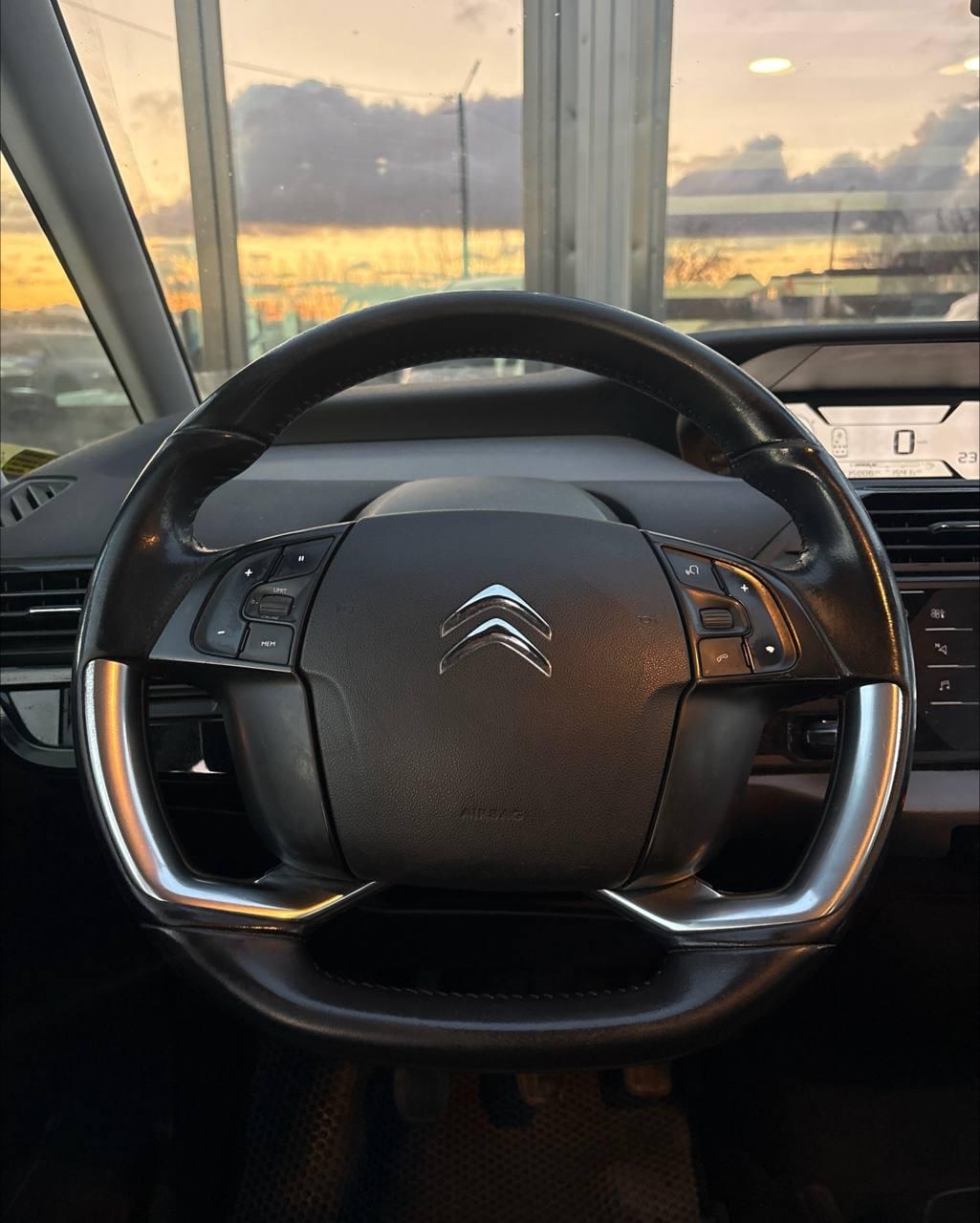 Citroen C4 Grand Picasso II · Рестайлинг , 2017 г., механика, дизель - фото 15