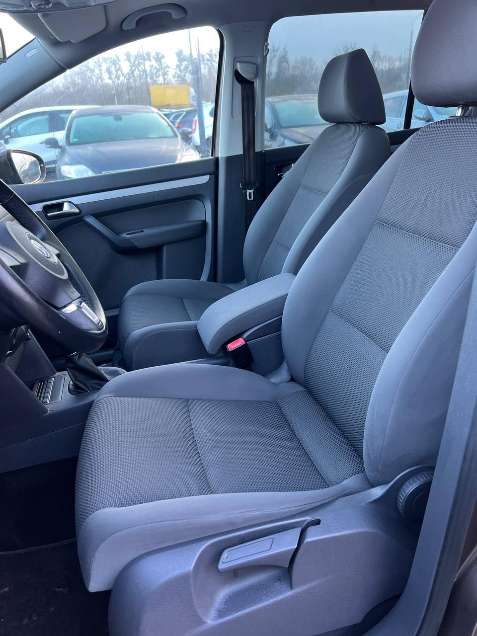 Volkswagen Touran I · 2-й рестайлинг , 2012 г., механика, дизель - фото 13