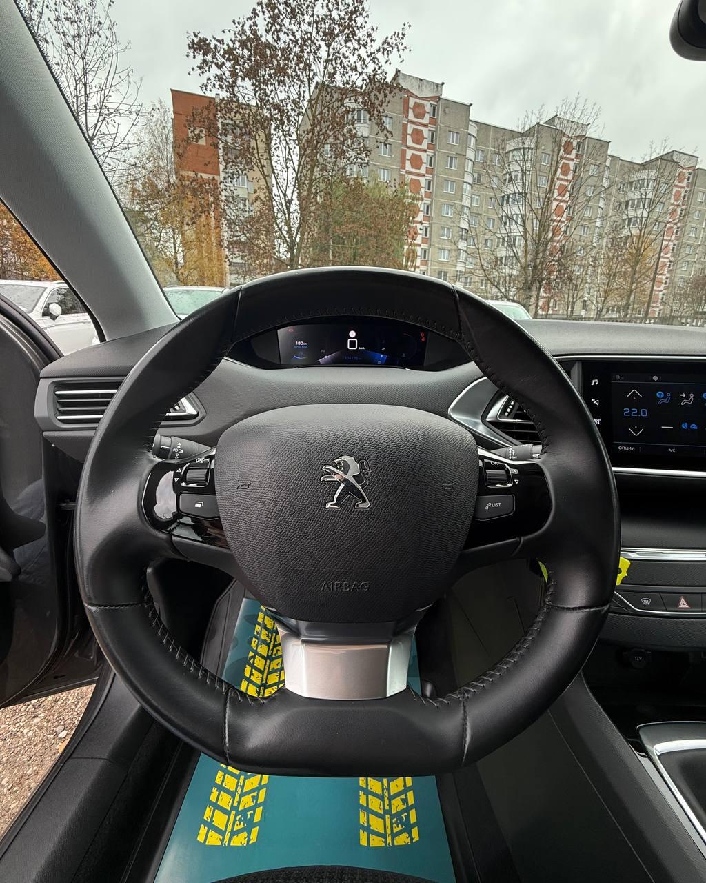 Peugeot 308 T9 · Рестайлинг , 2020 г., механика, бензин - фото 11