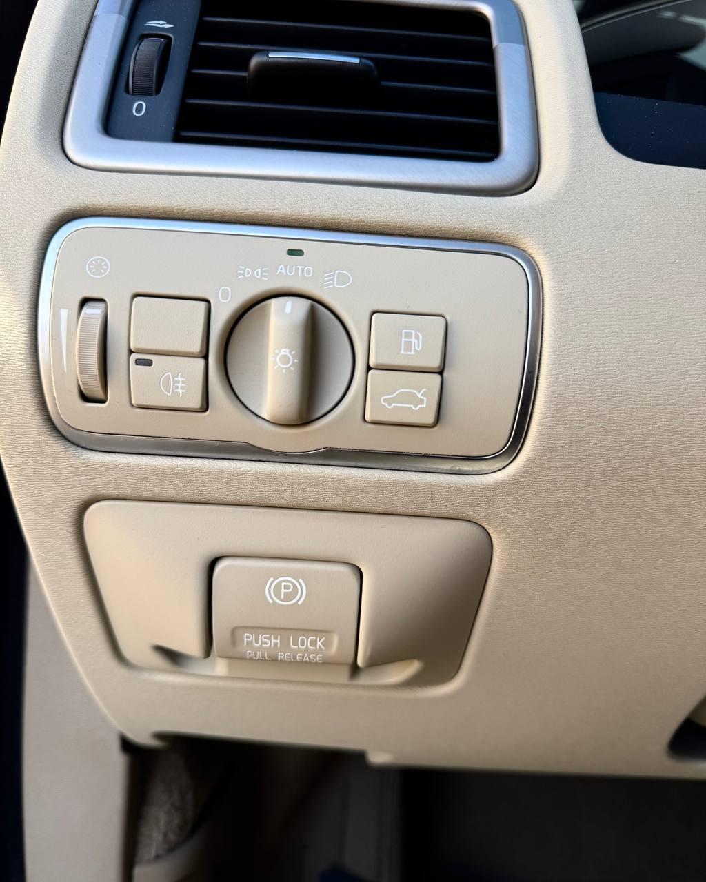 Volvo V70 III Рестайлинг, 2013 г., робот, дизель - фото 18