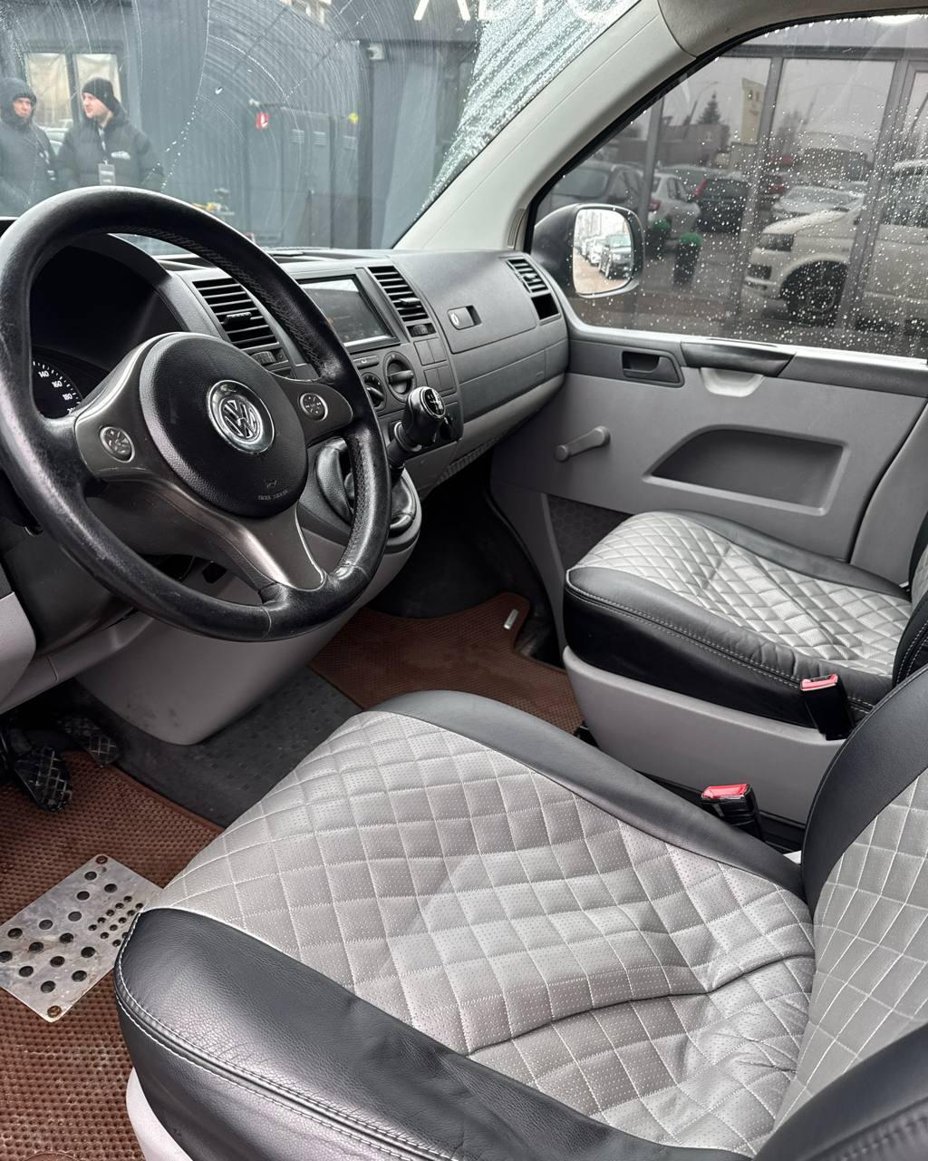 Volkswagen Transporter T5 , 2008 г., механика, дизель - фото 9