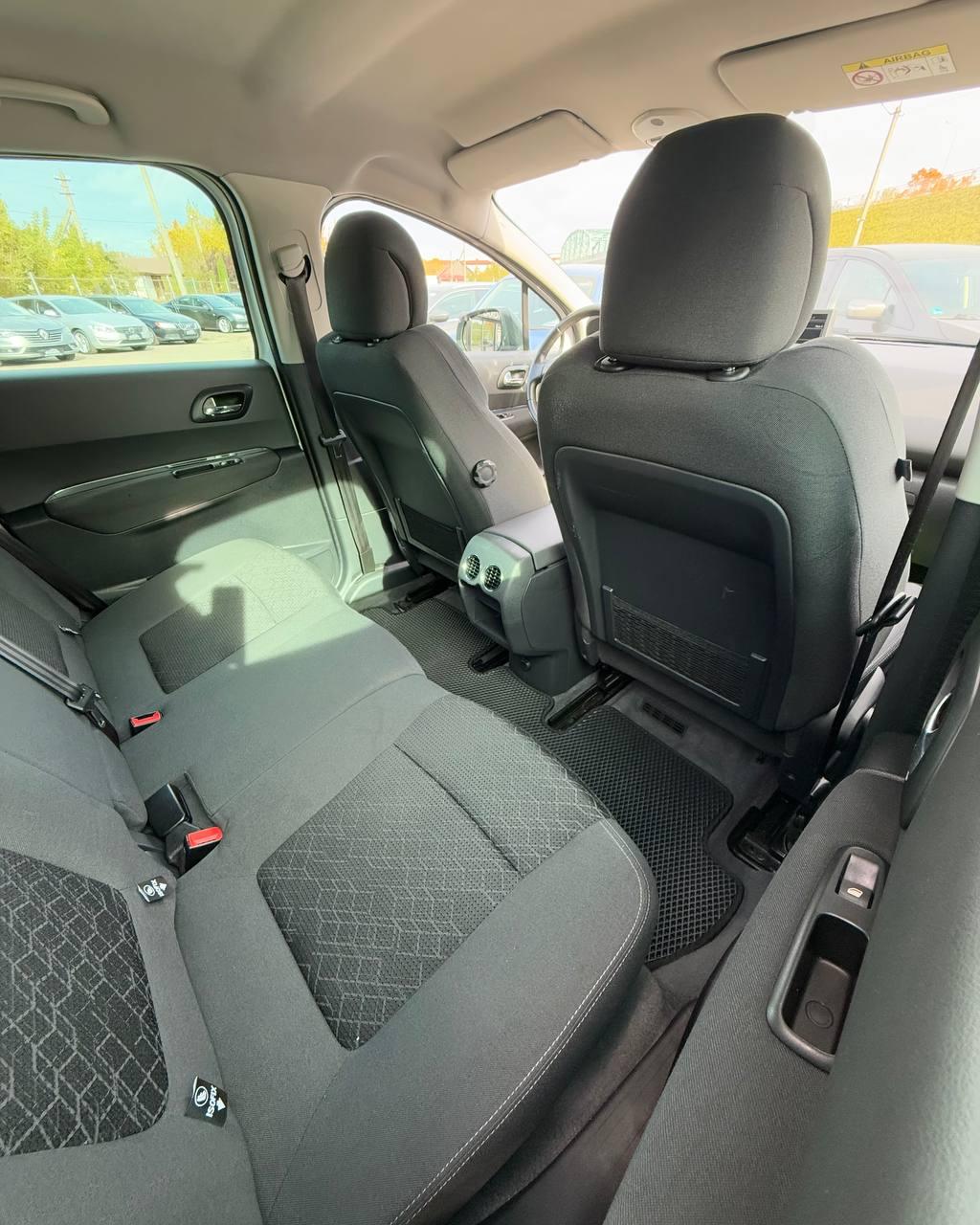 Peugeot 3008 I · Рестайлинг , 2016 г., механика, дизель - фото 14