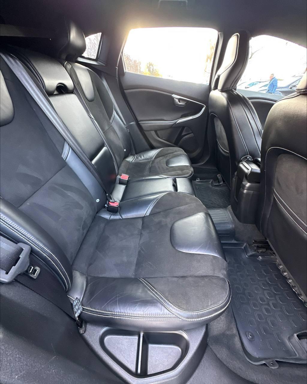 Volvo V40 II , 2015 г., механика, дизель - фото 11