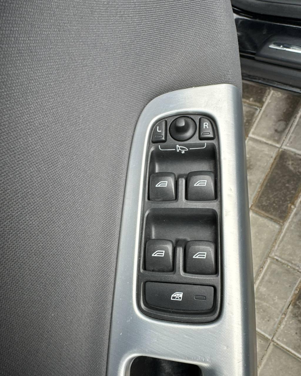 Volvo V50 I · 2-й рестайлинг , 2011 г., механика, дизель - фото 18