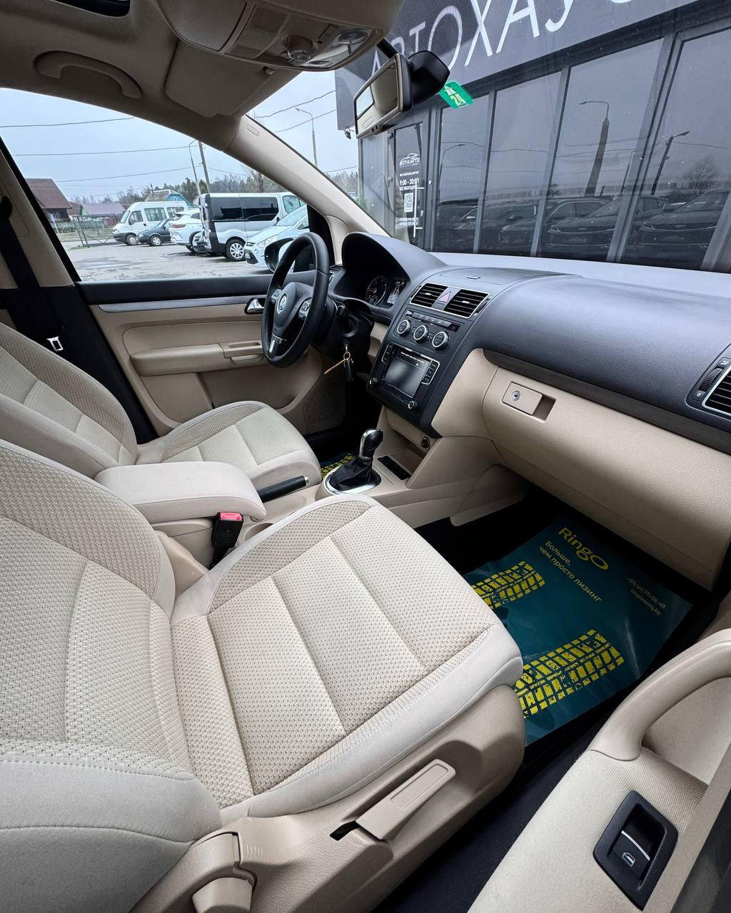 Volkswagen Touran I · 2-й рестайлинг , 2013 г., робот, дизель - фото 13