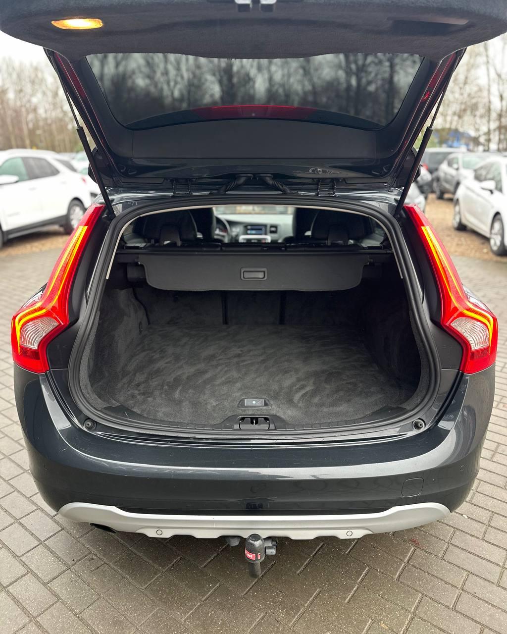 Volvo V60 I , 2011 г., механика, дизель - фото 11