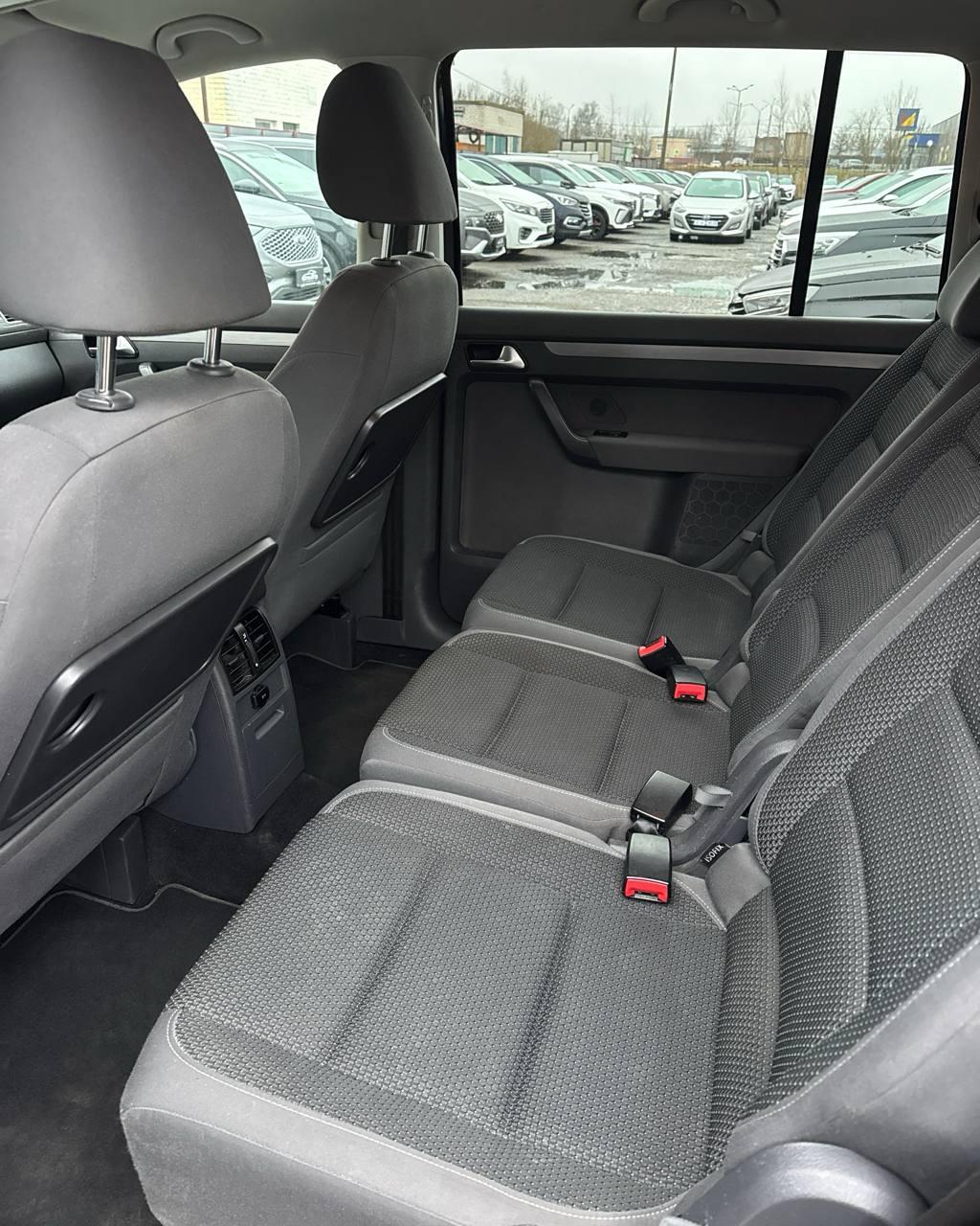 Volkswagen Touran I · 2-й рестайлинг , 2011 г., механика, дизель - фото 9