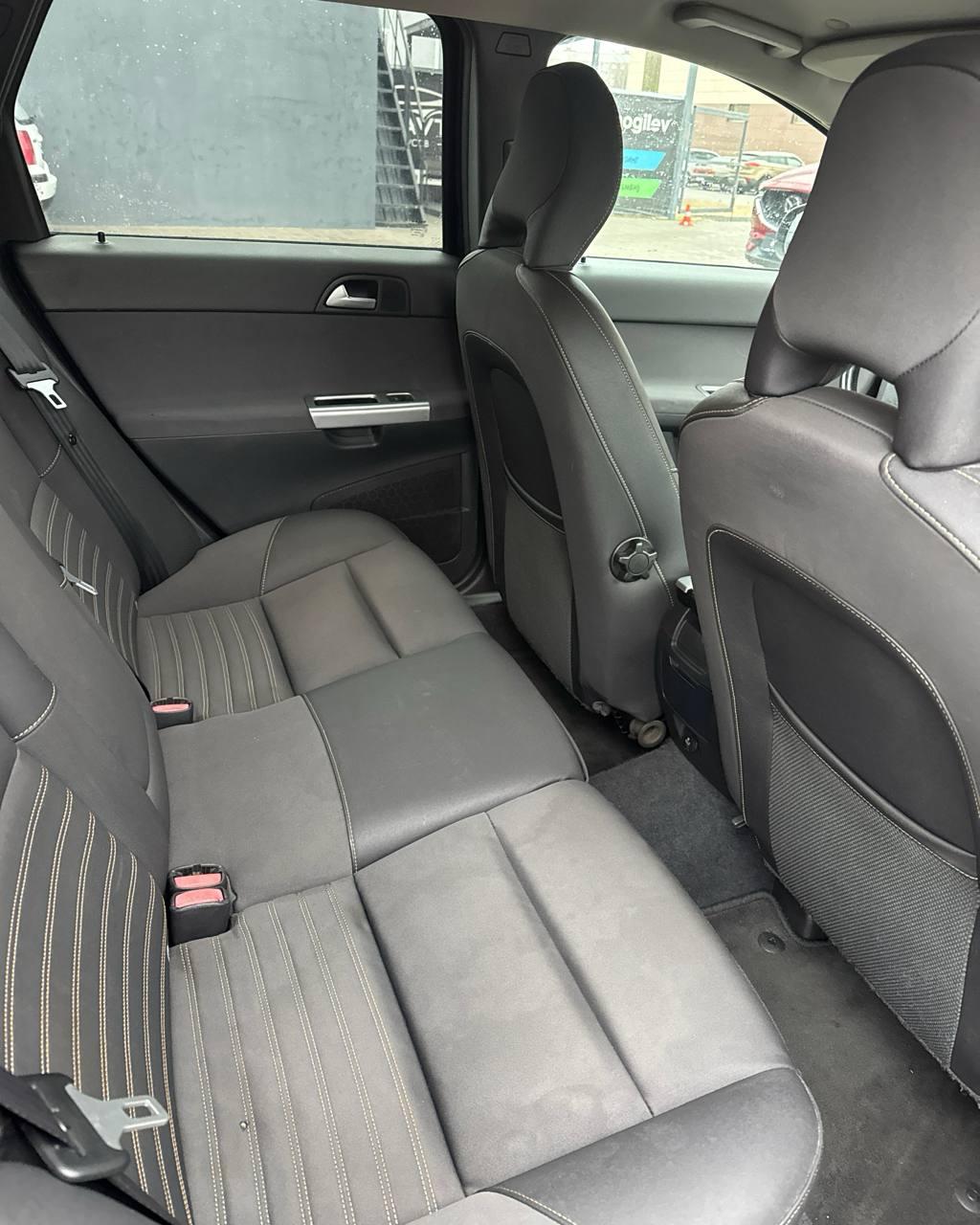 Volvo V50 I · 2-й рестайлинг , 2011 г., механика, дизель - фото 11