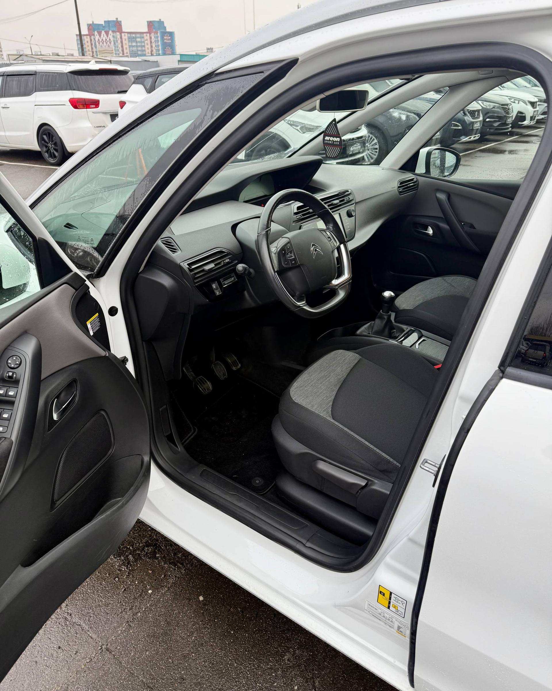 Citroen C4 Grand Picasso II · Рестайлинг , 2018 г., механика, дизель - фото 10