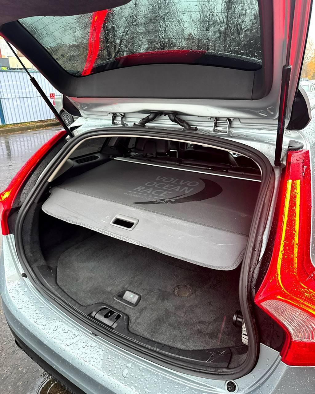 Volvo V60 I , 2012 г., механика, дизель - фото 12