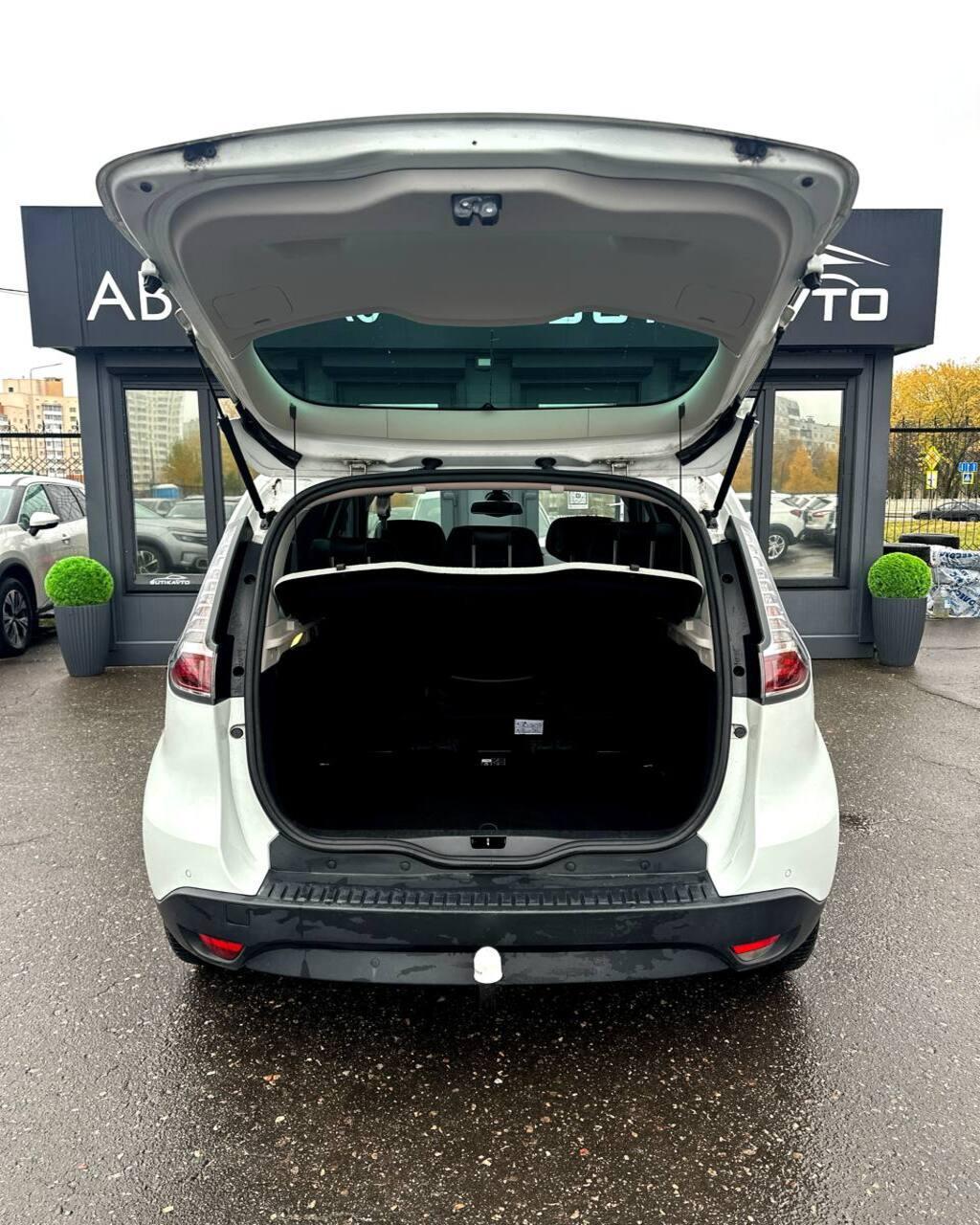 Renault Scenic III · 2-й рестайлинг , 2013 г., механика, дизель - фото 14