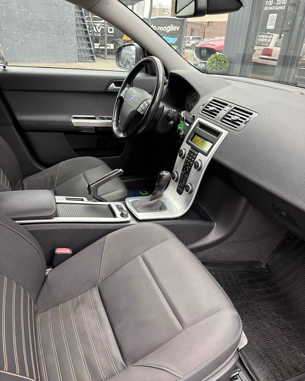 Volvo V50 I · 2-й рестайлинг , 2011 г., механика, дизель - фото 10