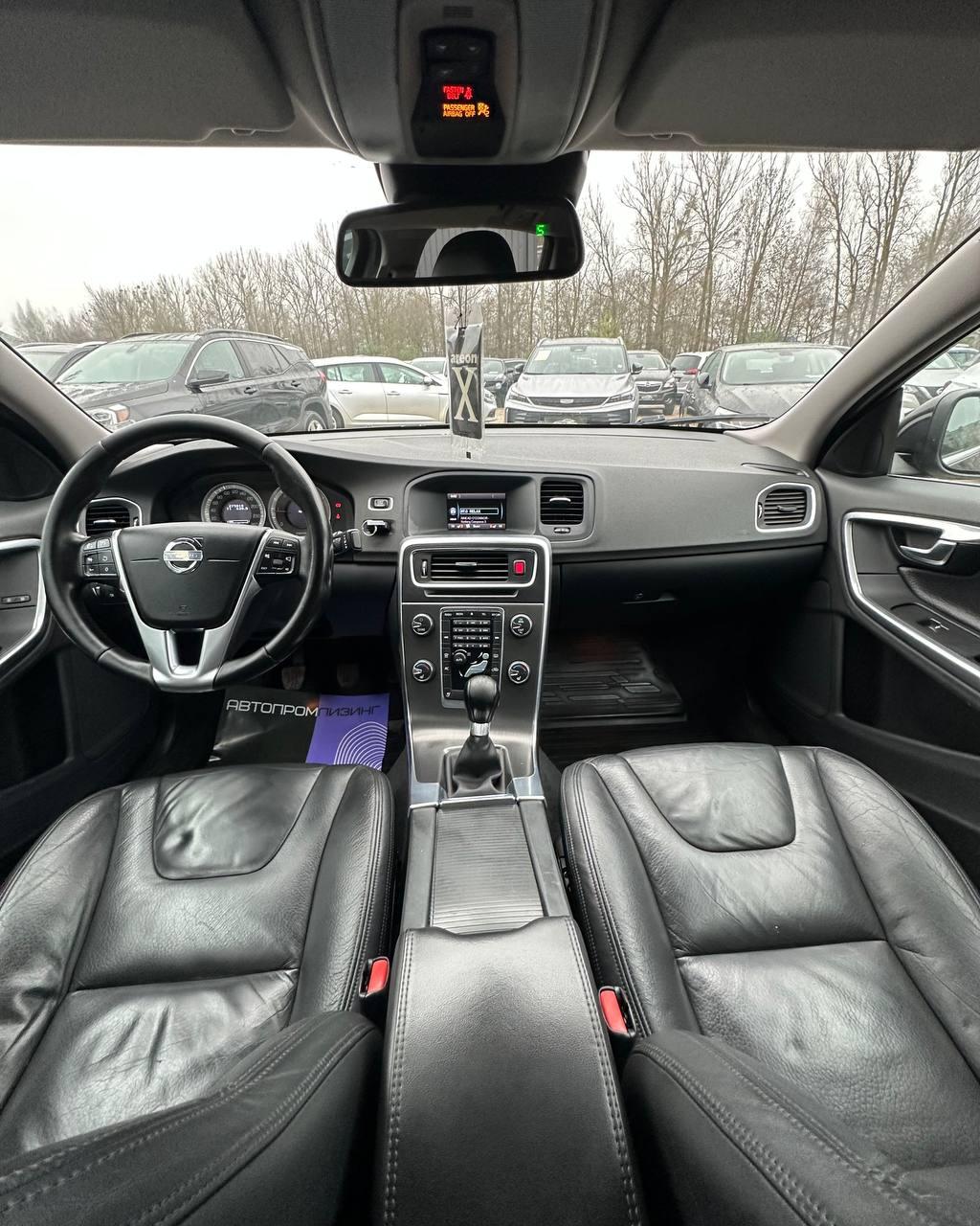 Volvo V60 I , 2011 г., механика, дизель - фото 9