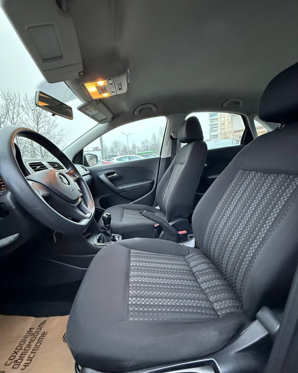 Volkswagen Polo Sedan I · Рестайлинг , 2017 г., механика, бензин - фото 7