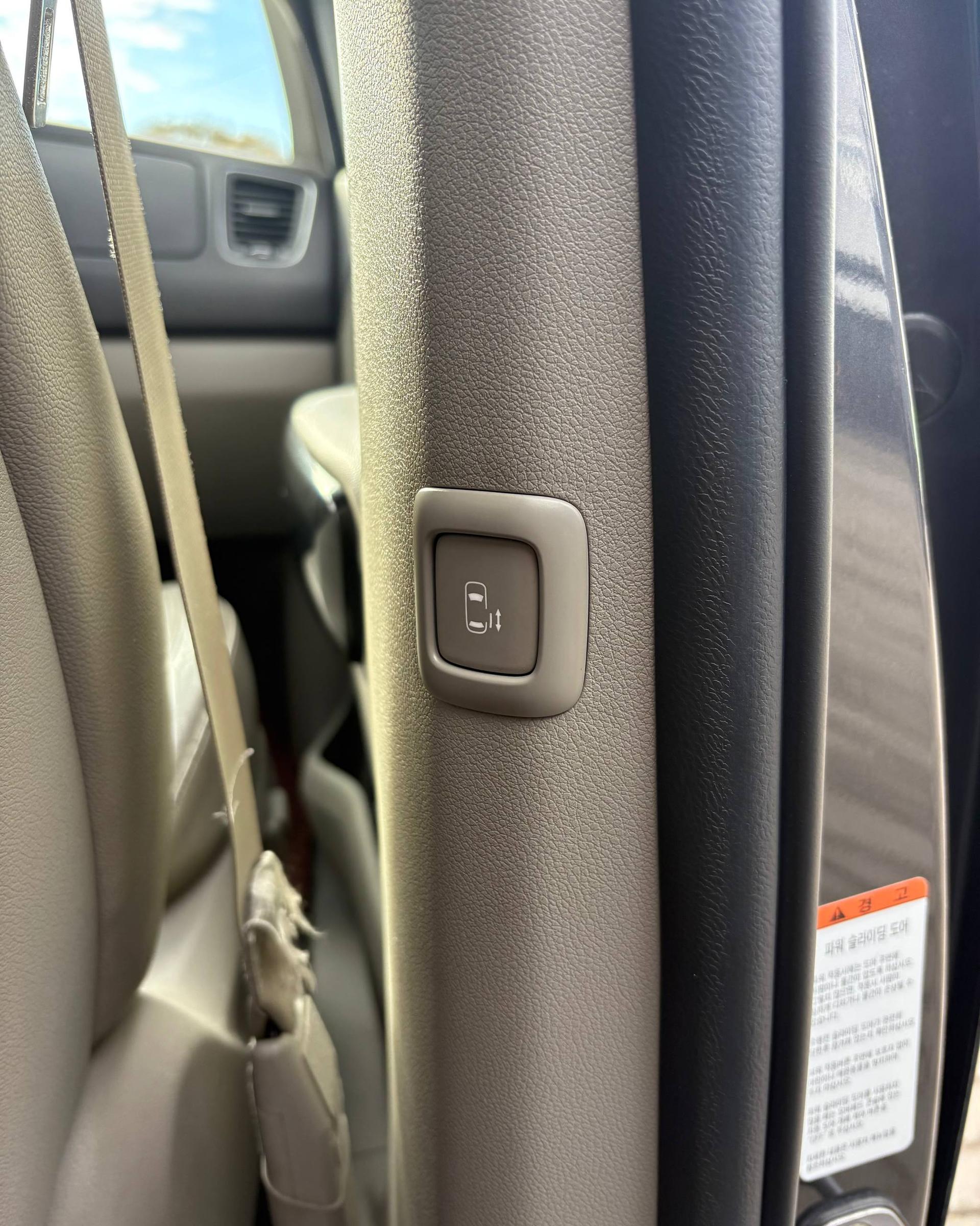 Kia Carnival III , 2016 г., автомат, дизель  - фото 15