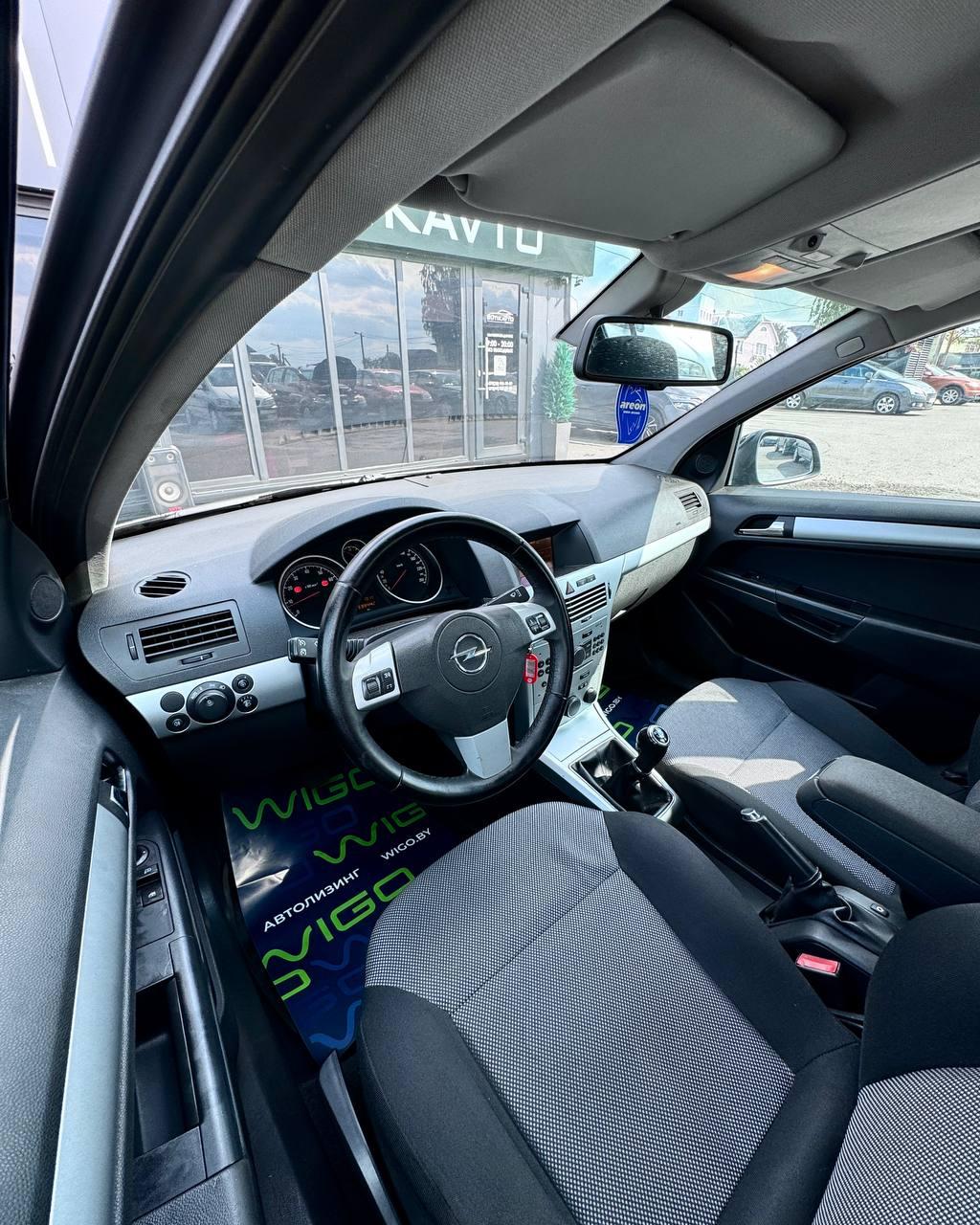 Opel Astra H · Рестайлинг , 2010 г., механика, бензин - фото 10