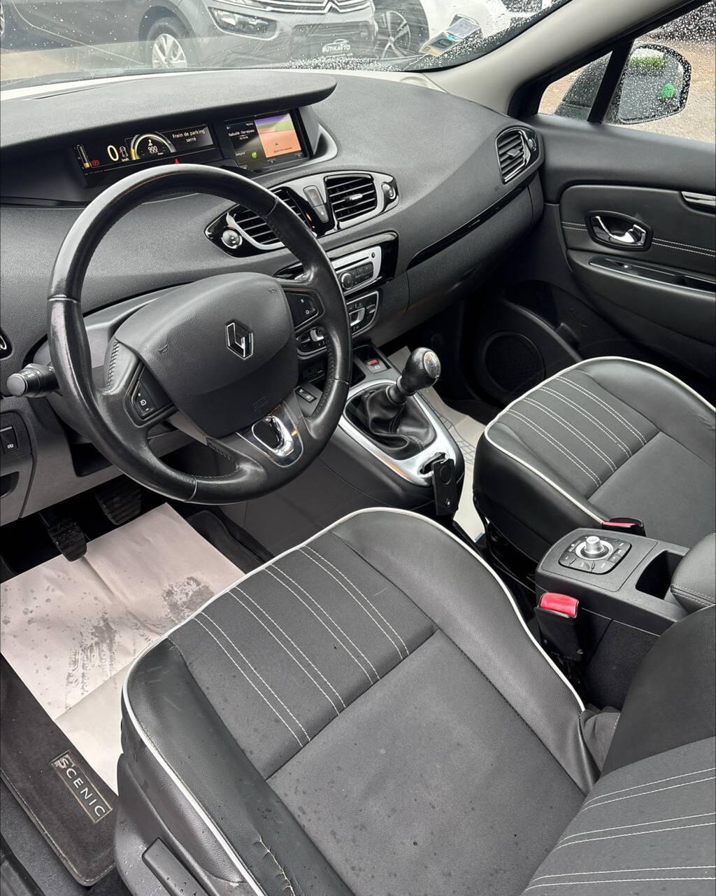 Renault Grand Scenic III · 2-й рестайлинг , 2014 г., механика, дизель  - фото 9