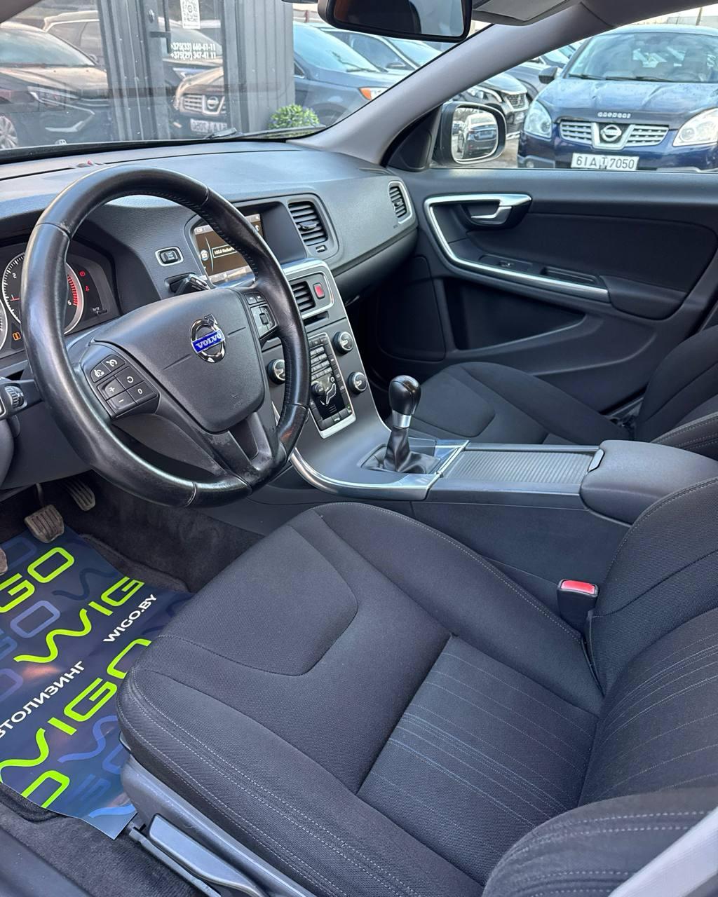 Volvo V60 I , 2012 г., механика, дизель - фото 8