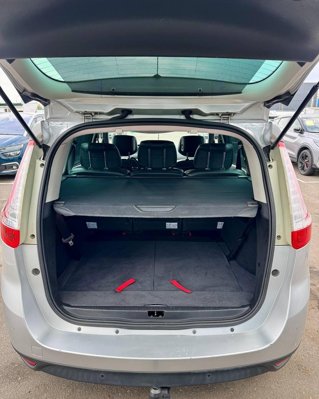 Renault Grand Scenic III · Рестайлинг , 2012 г., механика, дизель - фото 14