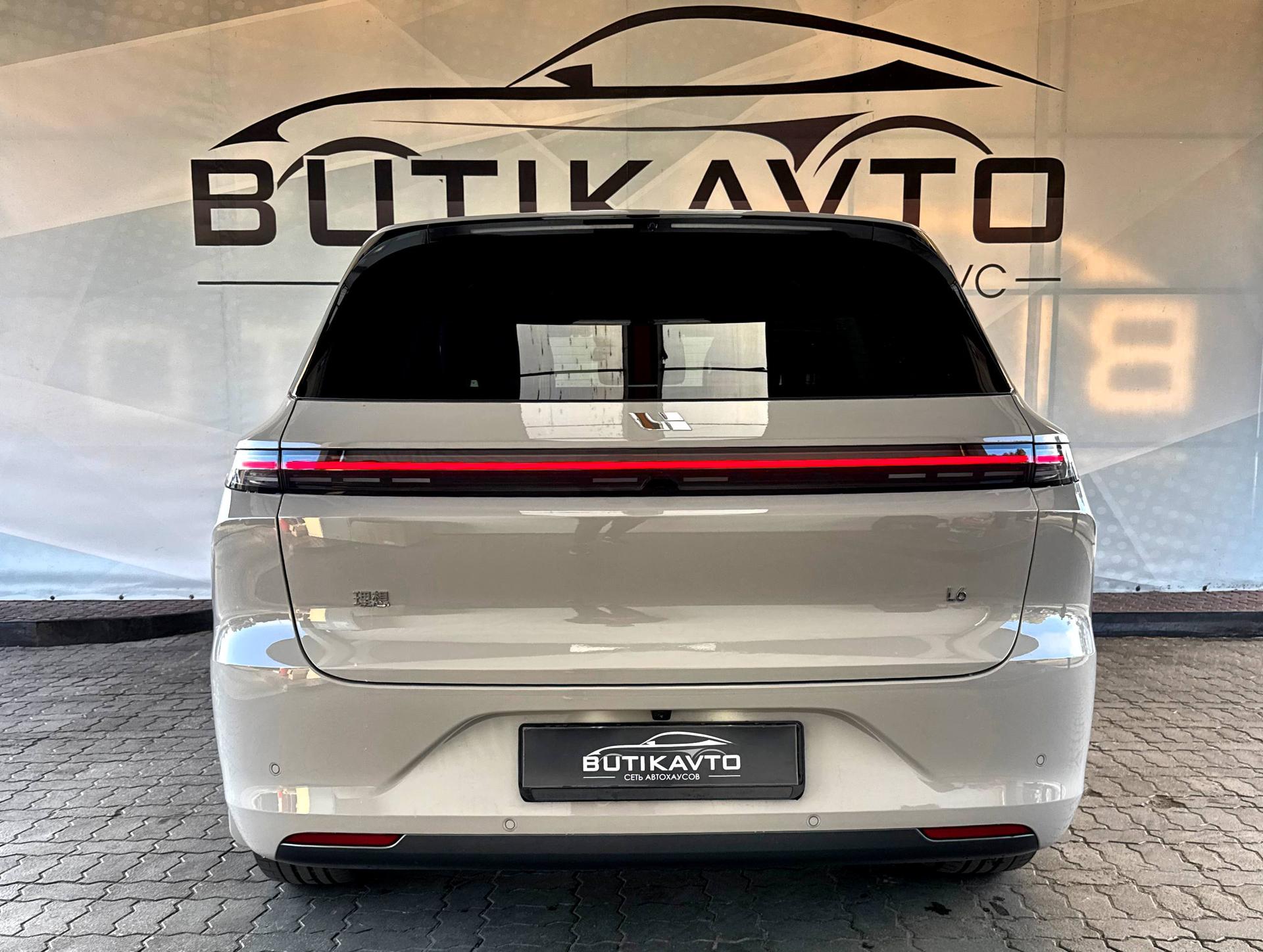 Li Auto L6 I , 2024 г., автомат, гибрид - фото 6