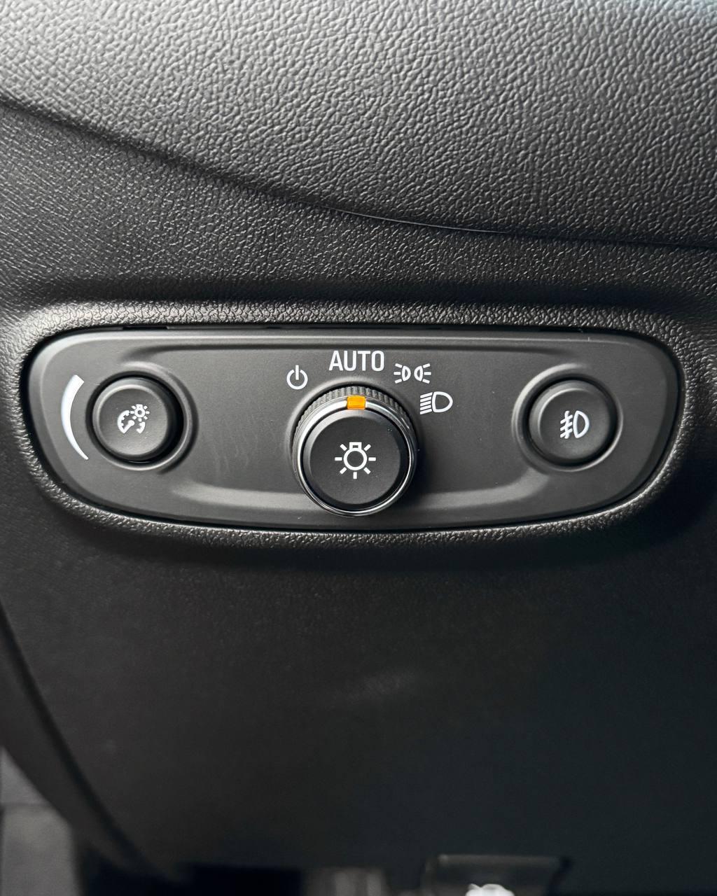 Chevrolet Equinox III , 2020 г., автомат, бензин - фото 22