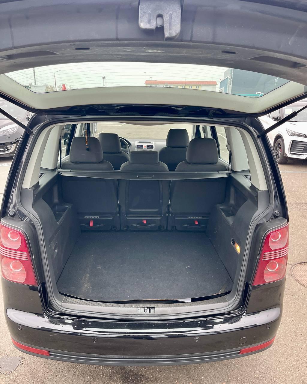 Volkswagen Touran I · Рестайлинг , 2007 г., механика, дизель - фото 13