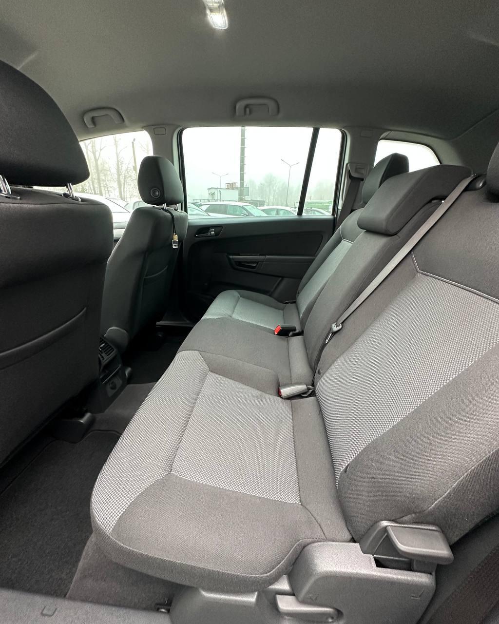 Opel Zafira B · Рестайлинг , 2011 г., механика, дизель - фото 8