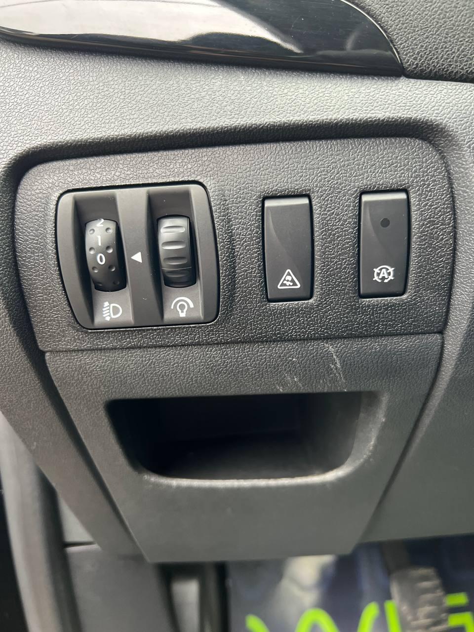 Renault Scenic III · 2-й рестайлинг , 2012 г., механика, дизель - фото 12