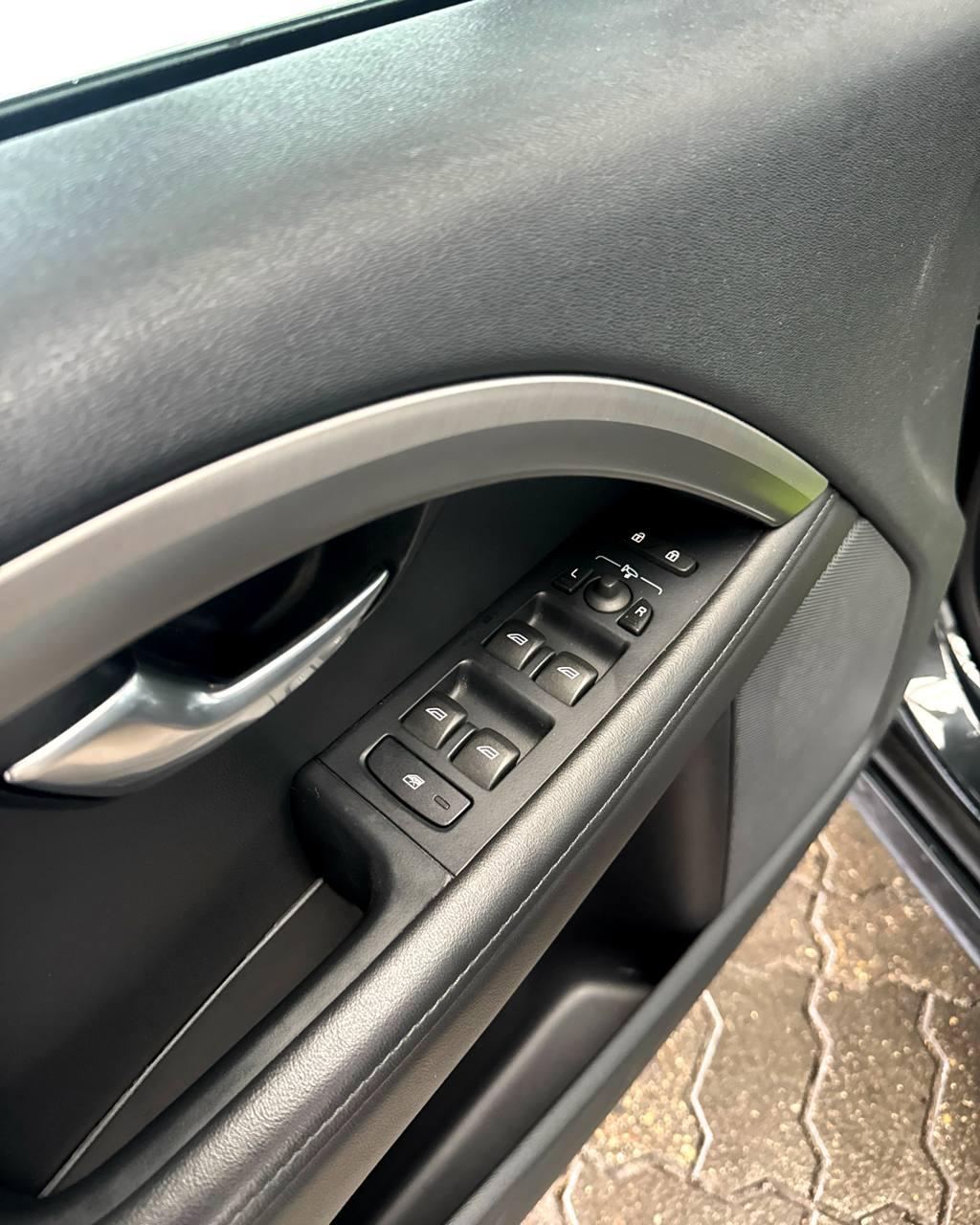 Volvo V70 III · Рестайлинг , 2014 г., механика, дизель  - фото 9