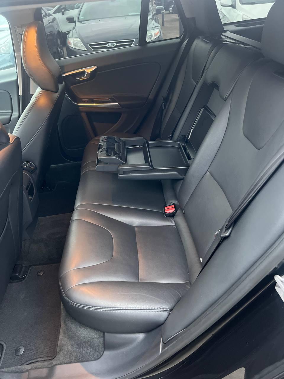 Volvo V60 I · Рестайлинг , 2014 г., механика, дизель - фото 13