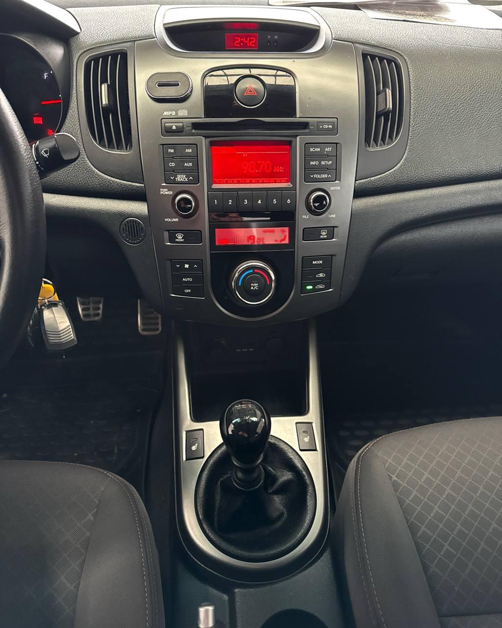 Kia Cerato II , 2009 г., механика, бензин - фото 11