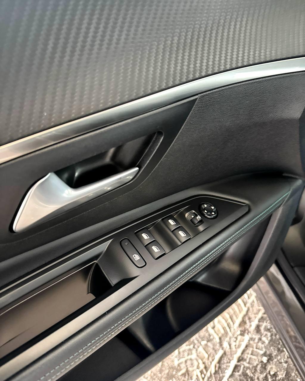 Peugeot 5008 II · Рестайлинг , 2021 г., механика, бензин - фото 9