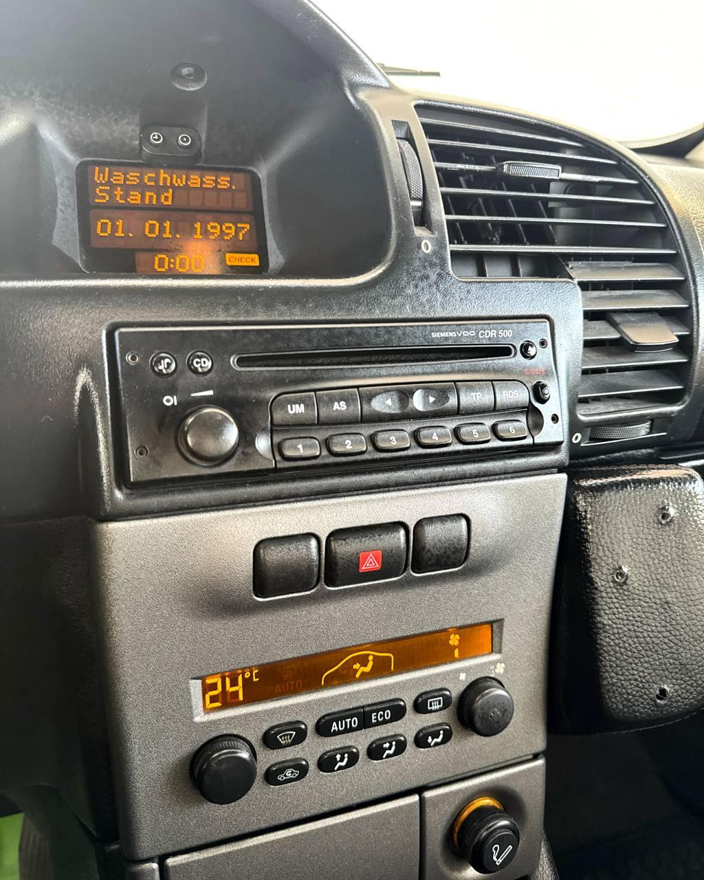 Opel Zafira A · Рестайлинг , 2003 г., механика, дизель - фото 12