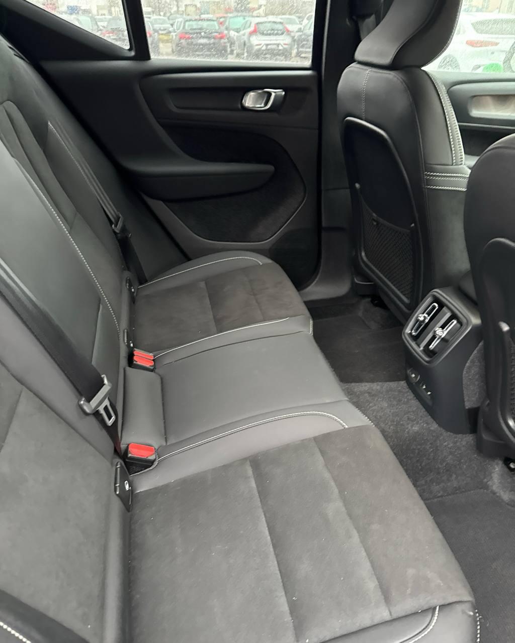 Volvo XC40 I · Рестайлинг , 2023 г., автомат, электро - фото 12