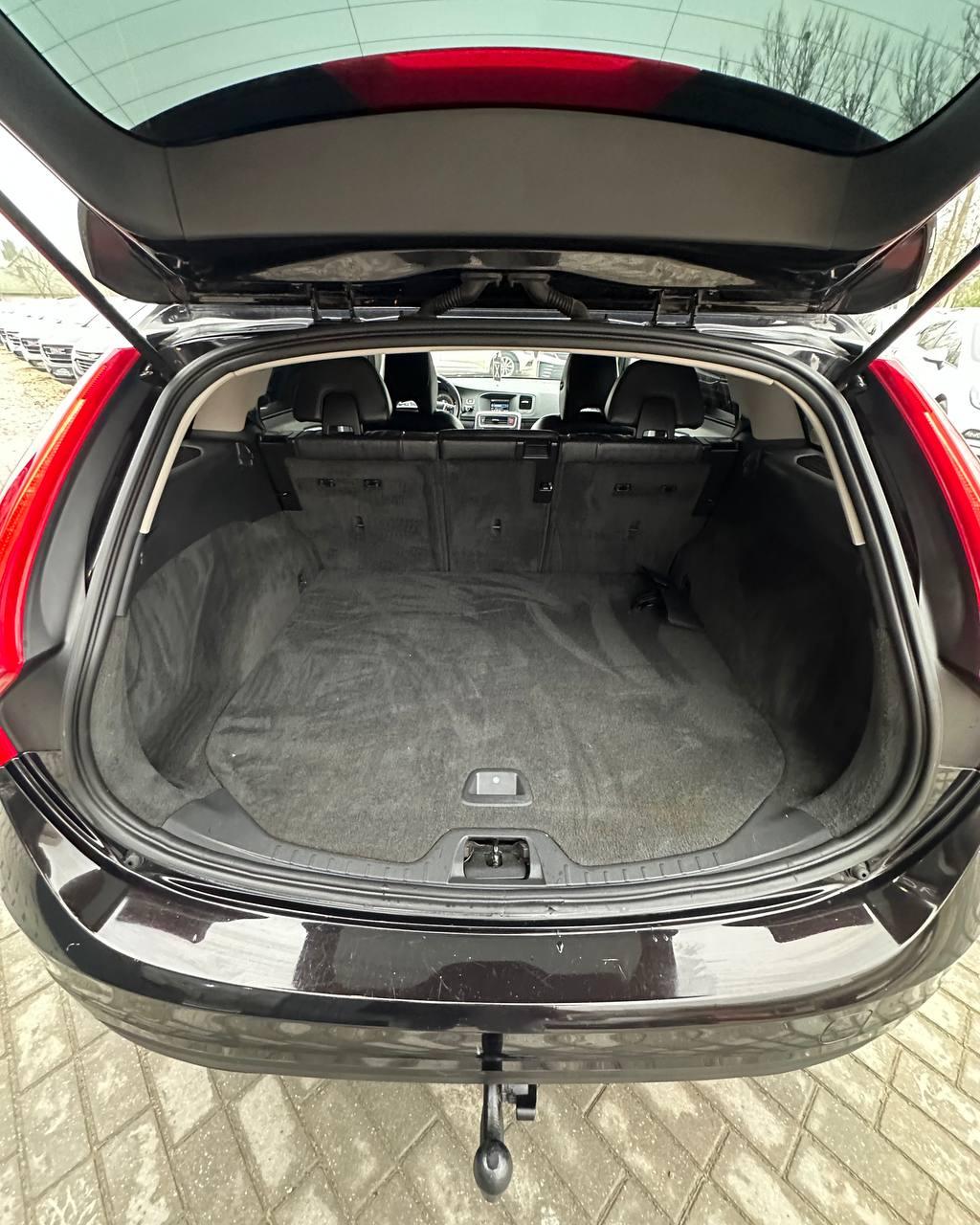 Volvo V60 I , 2011 г., механика, дизель - фото 11