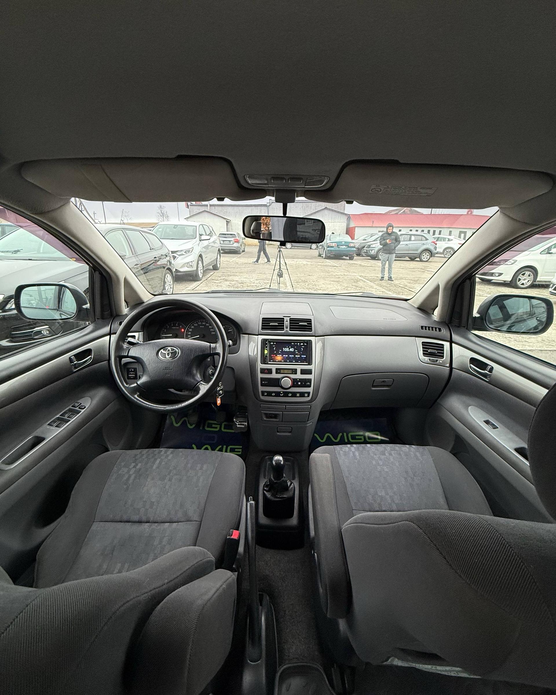 Toyota Avensis Verso I , 2001 г., механика, дизель - фото 8