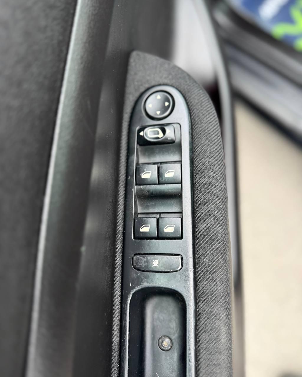 Peugeot 307 I · Рестайлинг , 2006 г., механика, дизель - фото 20