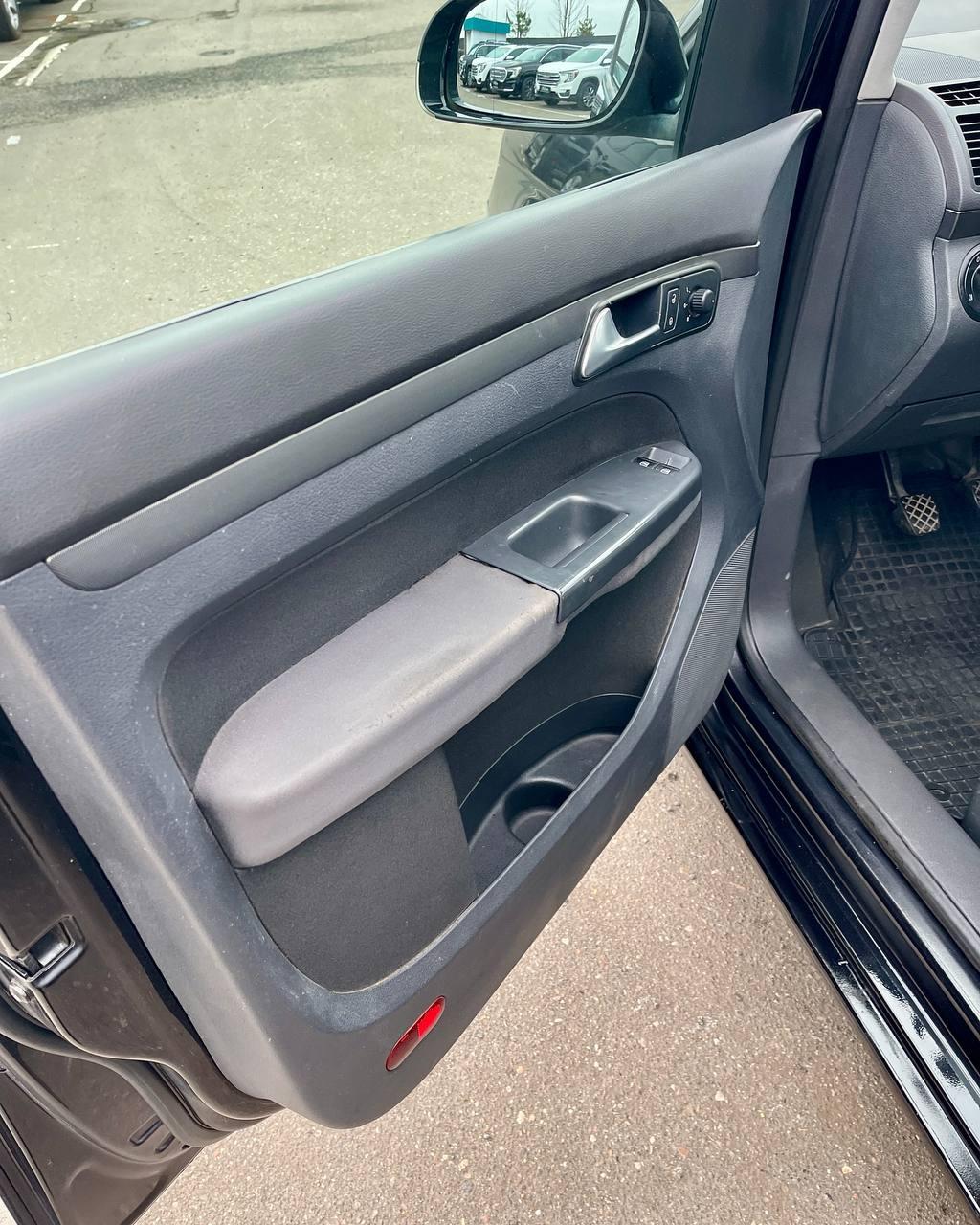 Volkswagen Touran I · Рестайлинг , 2007 г., механика, дизель - фото 9