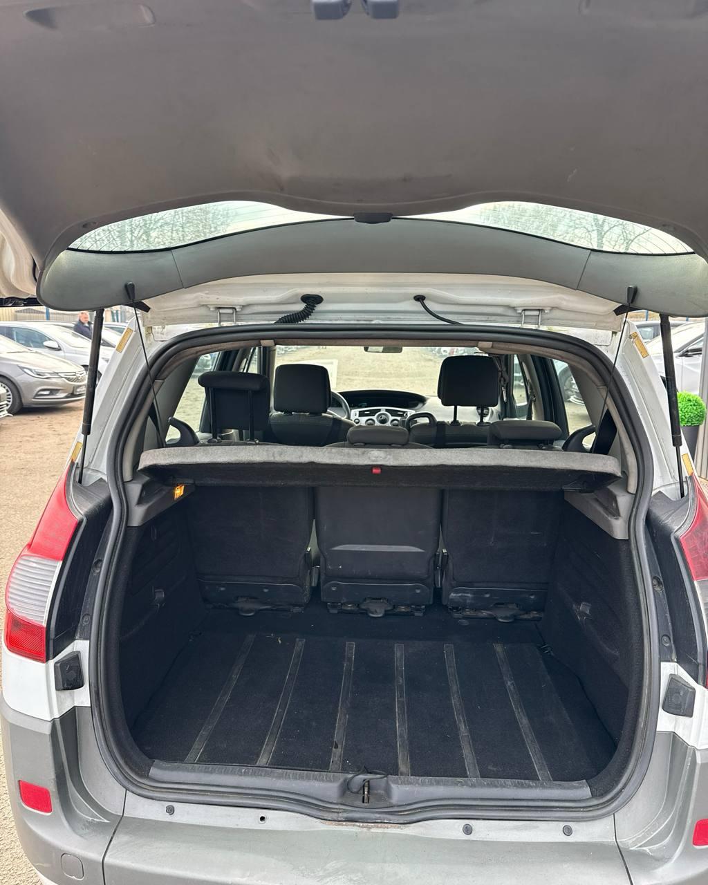 Renault Scenic II · Рестайлинг , 2009 г., механика, дизель - фото 12