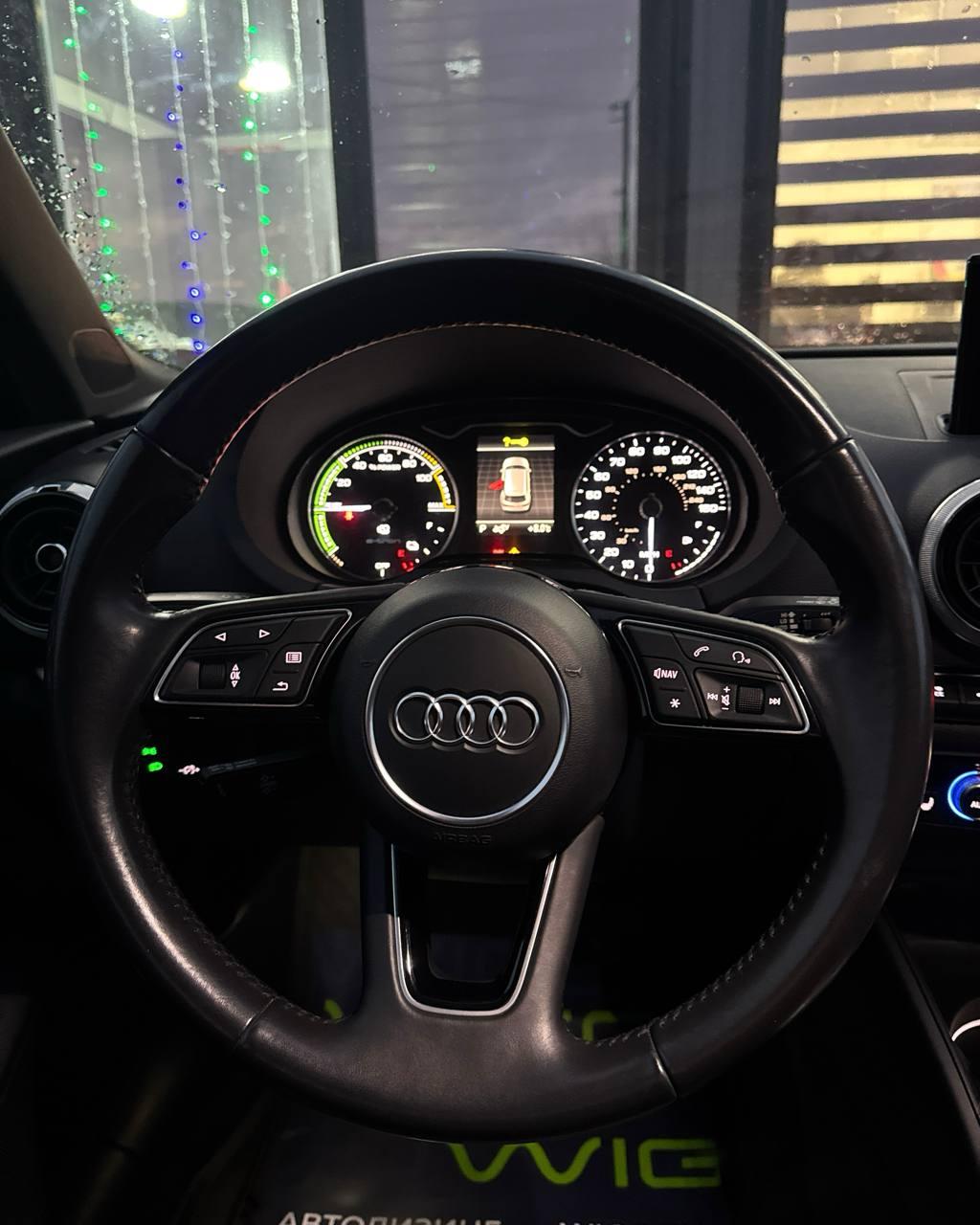 Audi A3 8V · Рестайлинг , 2017 г., робот, бензин - фото 15