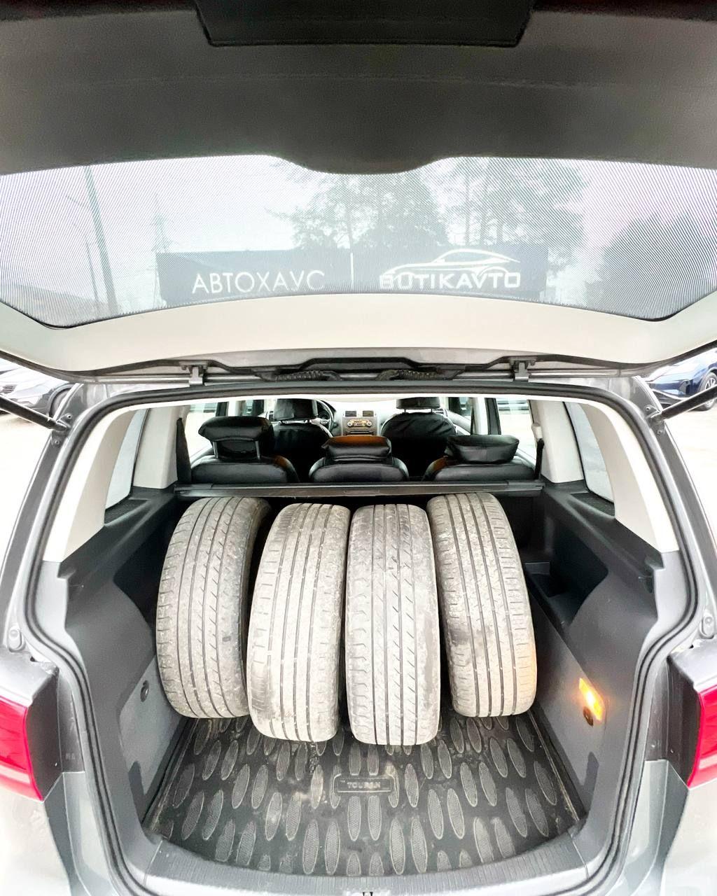 Volkswagen Touran I · 2-й рестайлинг , 2010 г., механика, бензин - фото 10