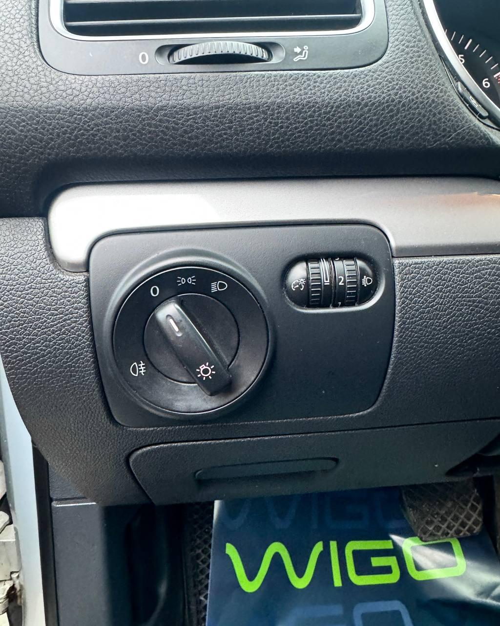 Volkswagen Golf VI , 2010 г., робот, бензин - фото 17