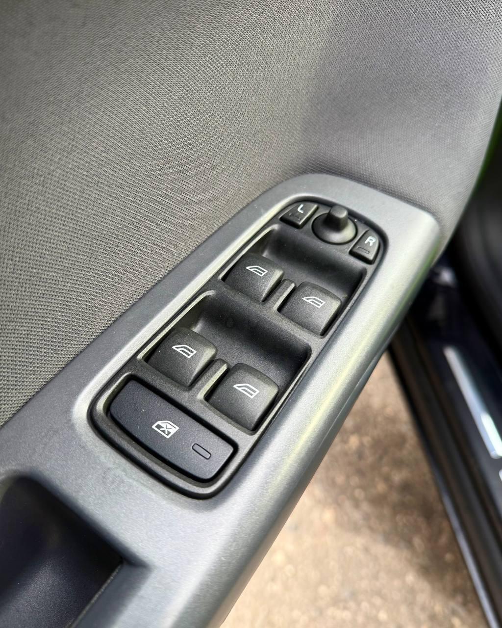 Volvo V50 I · 2-й рестайлинг , 2011 г., механика, дизель - фото 15