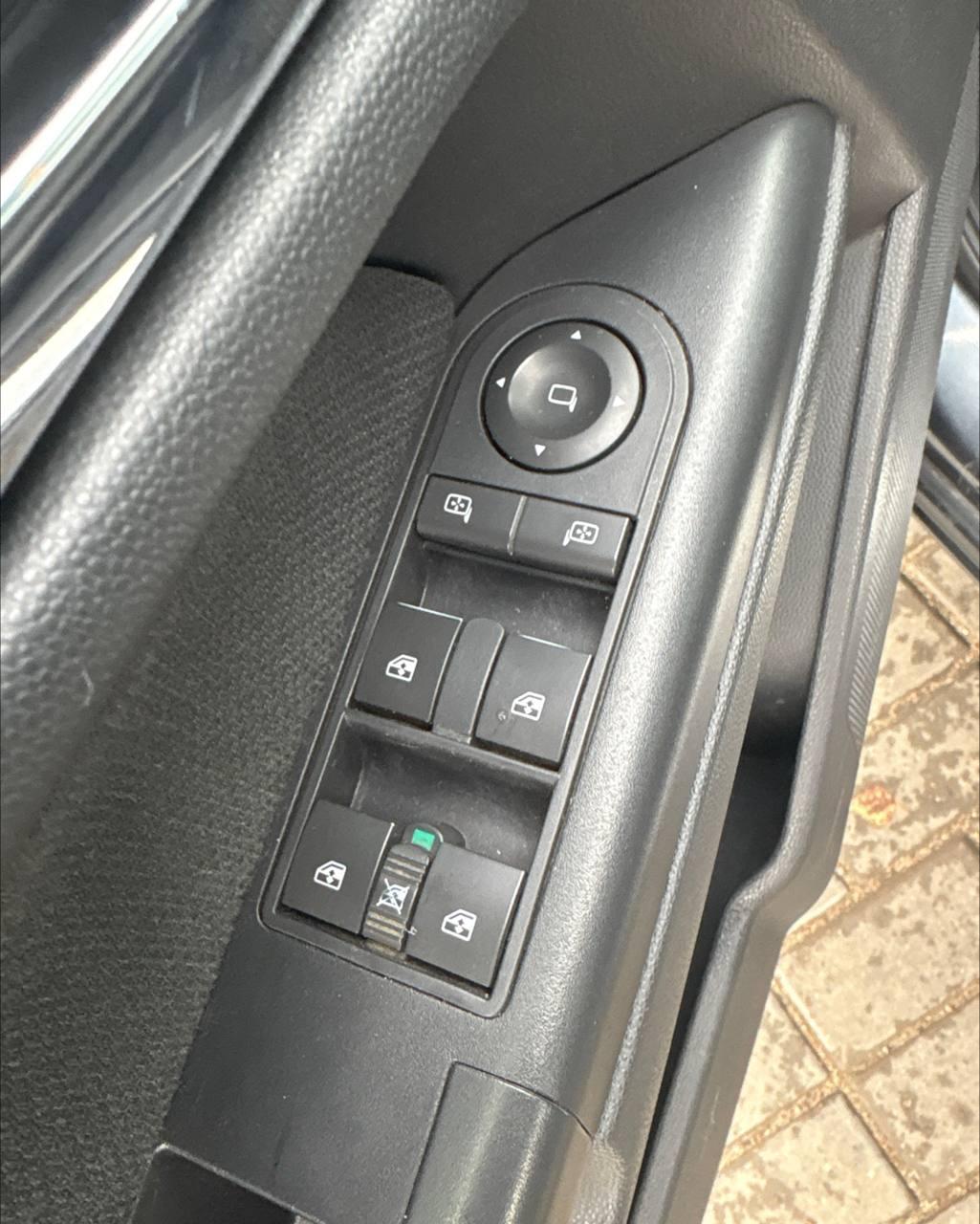 Opel Astra H · Рестайлинг , 2007 г., механика, бензин - фото 15