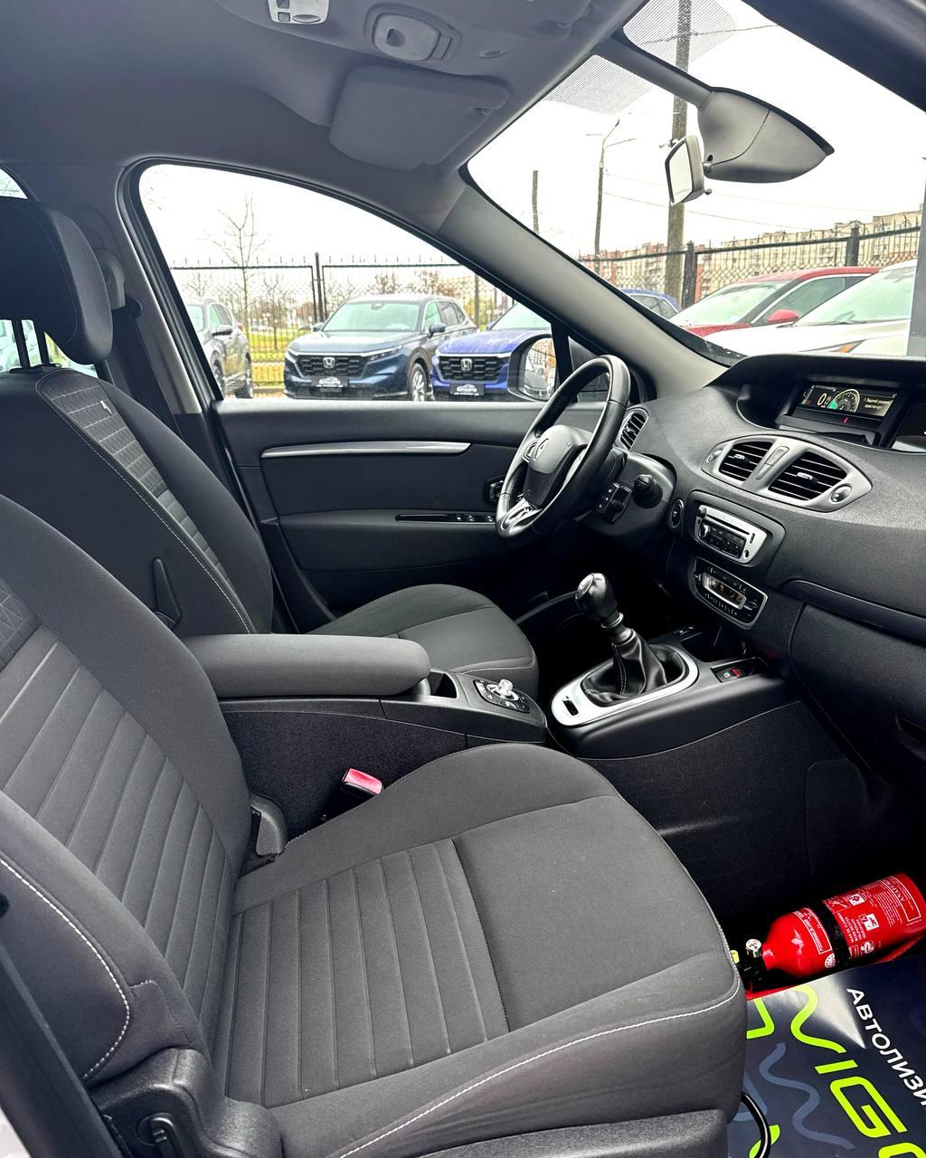 Renault Grand Scenic III · 2-й рестайлинг , 2014 г., механика, дизель - фото 11