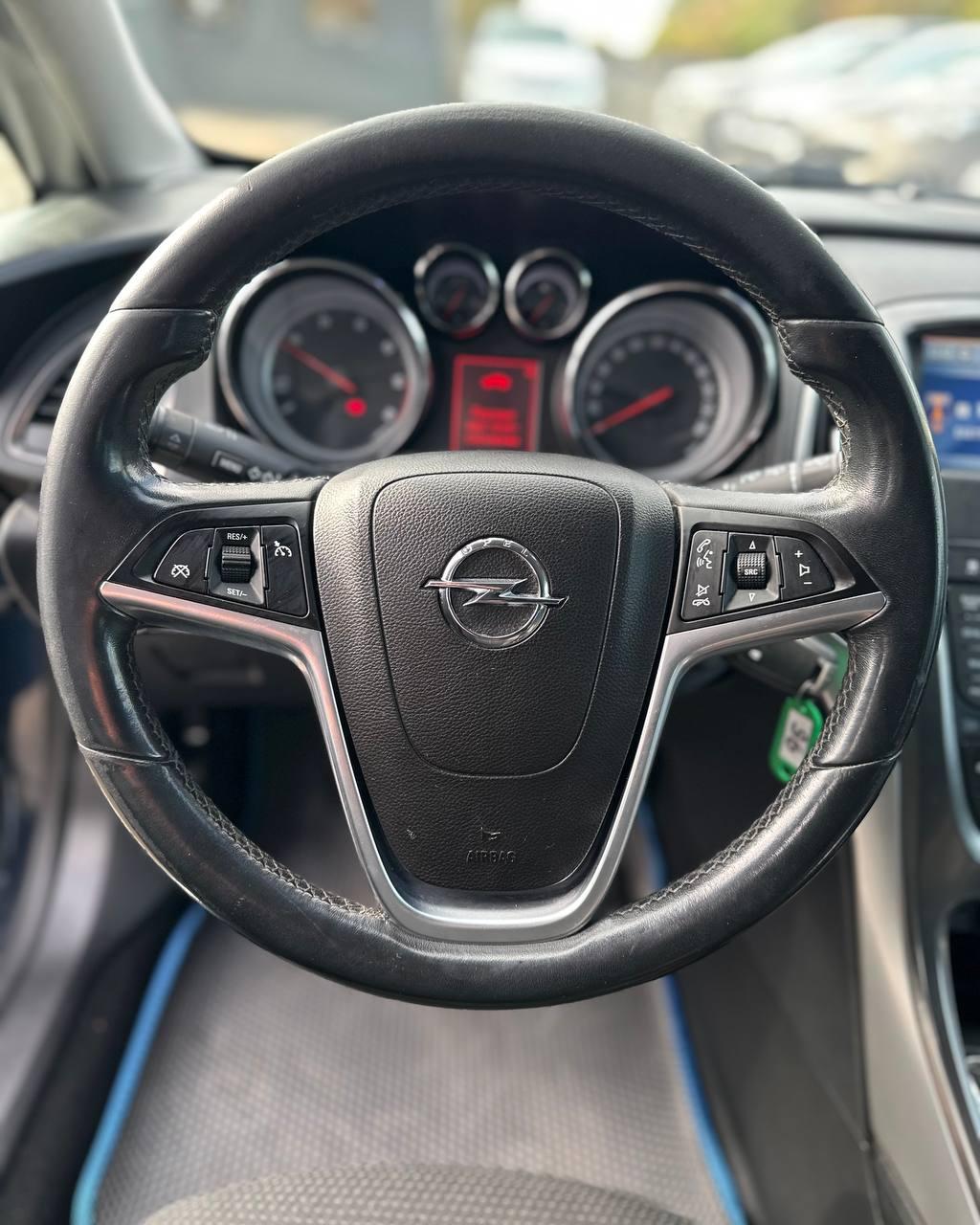 Opel Astra J , 2011 г., механика, дизель - фото 11